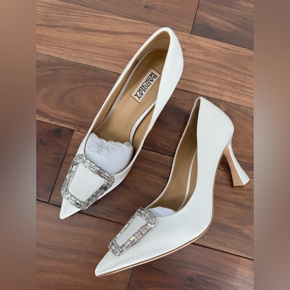 Badgley Mischka Aubree Pointed Toe Stiletto Pumps With Crystal Buckle Size 9.5 - Picture 6 of 9